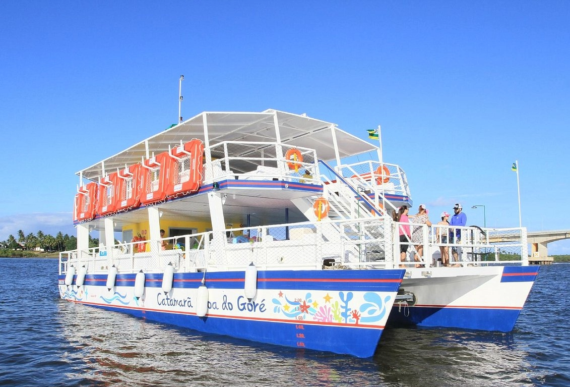 Catamarã Ilha dos Namorados & Crôa do Goré